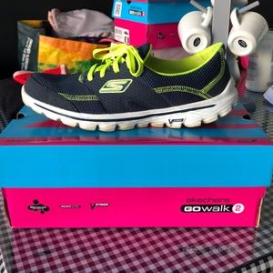 Sketchers Go Walk Sneakers